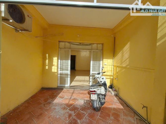 Bán nhà ngõ 512 Hoàng Hoa Thám – ô tô vào nhà, 7 chỗ quay đầu, giá cực mềm!