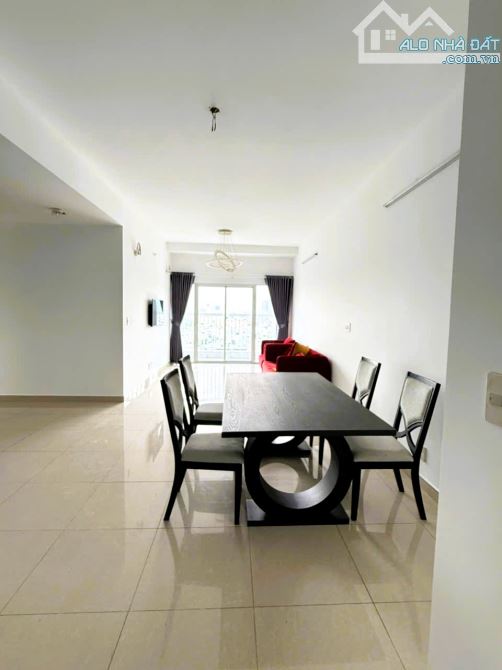 cho thuê căn hộ 3 phòng ngủ full nội thất tại the Navita Tam Bình