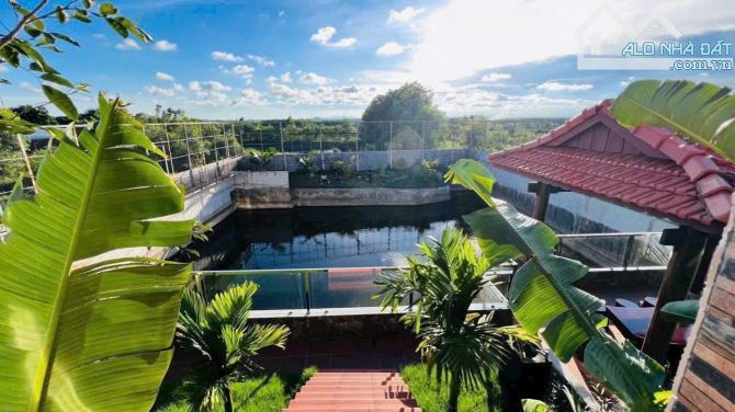 Nhà vườn đẹp hơn 2000m2 gần biển Hồ Tràm