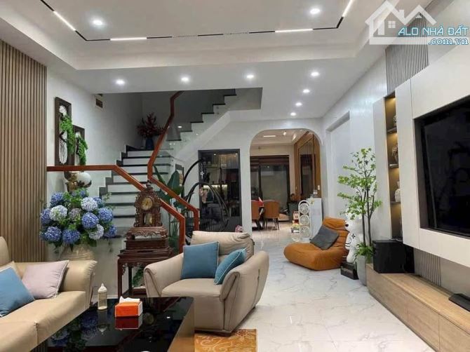 Bán Nhà Phố Tô Hiệu, Hà Đông, DT 50m 5 tầng Ô tô tránh, đỗ chỉ  14 tỷ