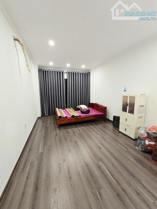 GIANG BIÊN 6 TẦNG. NỘI THẤT ĐẸP -15m Ô TÔ THÔNG Ô BÀN CỜ. NỘI THẤT. 5.9 TỶ - Vị trí trung - 10