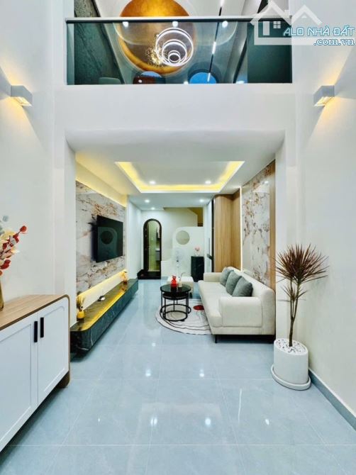 SIÊU PHẨM - BÌNH THẠNH CÁCH Q1 CÂY CẦU - 5 TẦNG ĐÚC - 3PN - HẺM 3M - GIÁ CHỈ 6.38 TỶ - 11