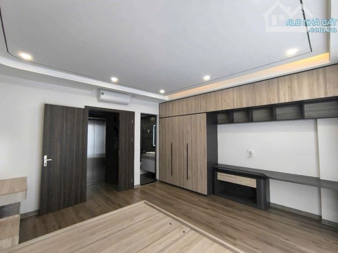 Siêu phẩm phố Trạm - ô tô vào nhà - 6 tầng - MT 4.6m - 10,6 tỷ - 11