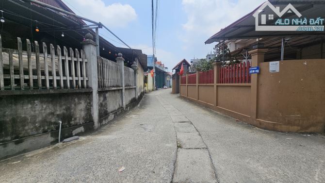 ĐƯỜNG THÔNG OTO ĐỖ - ĐẤT VUÔNG ĐẸP - BA BƯỚC CHÂN RA TRỤC KINH DOANH - CÁCH QL2 200M - 1
