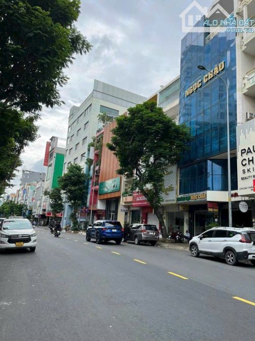 Bán Nhà Mặt Tiền Nguyễn Trãi, P. Bến Thành, Quận 1. Vị Trí Siêu Đẹp Gần Vòng Xoay Phù Đổng - 1