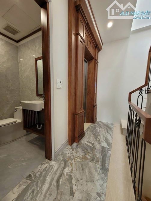 Trương Công Giai, 7 tầng - thang máy, ngõ ô tô thông, 10m ra phố, 52m2, 19 tỷ - 1