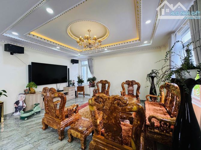 VILLA HÙNG VƯƠNG P9 4 TẦNG HOÀN CÔNG 6PN, GYM, SAUNA, HẦM Ô TÔ RỘNG - 18 TỶ TL MẠNH - 1
