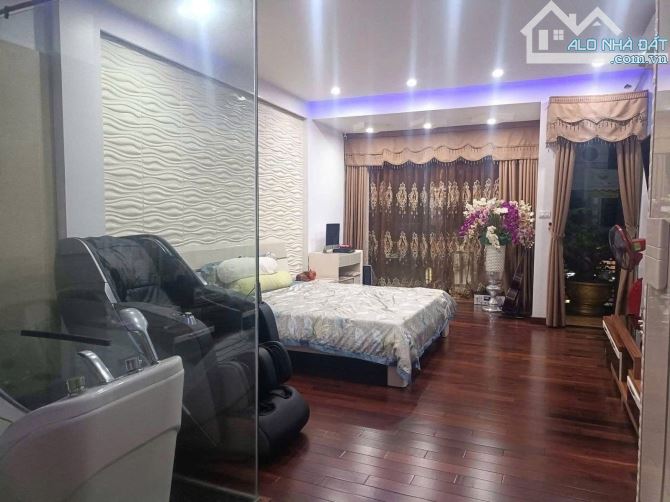 Bán nhà 4 tầng mặt tiền 10m5 Lê Thanh Nghị. Dt 81m2 4pn sát 30/4 vị trí đẹp kdoanh buôn án - 1