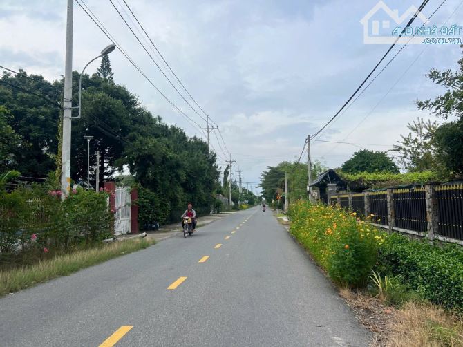 Cần bán đất mặt tiền nhựa 1/ Bùi Thị Điệt đường 492 10x23 120m thổ cư - 1