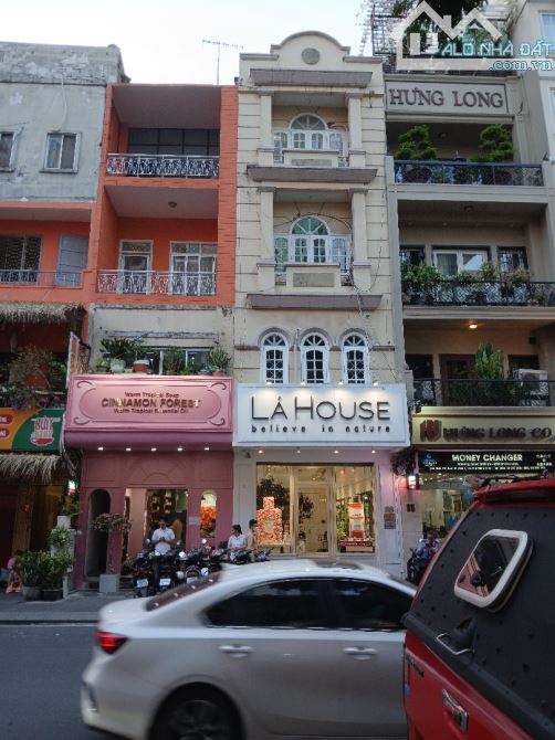 Siêu Nhà Khan Hiếm ĐỒNG KHỞI, Sài Gòn, Quận 1, Ngang 8,6x 18m 4 tầng nở hậu giá 500 tỷ - 1