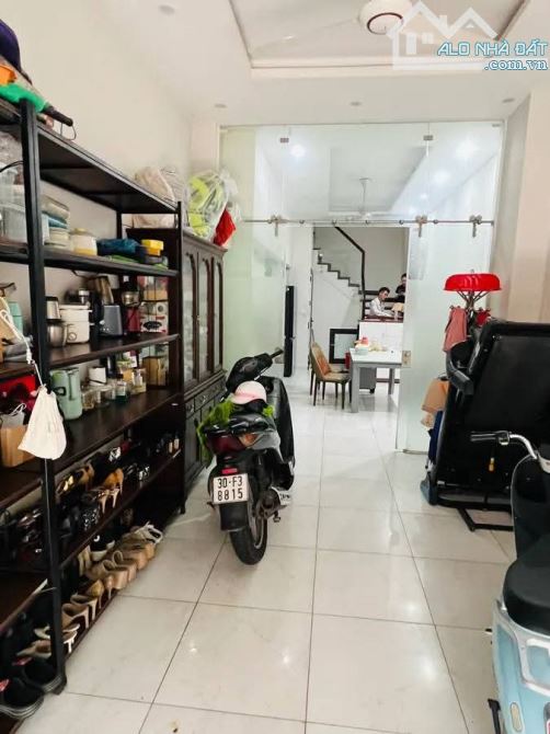 NHÀ  ĐẸP NGUYÊN HỒNG - BA ĐÌNH - PHÂN LÔ - Ô TÔ - VỈA HÈ 2 BÊN - KINH DOANH - 49M - 24,9 - 1