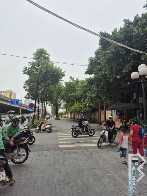 KHUẤT DUY TIẾN THANH XUÂN NHÀ PHÂN LÔ VỈA HÈ Ô TÔ TRÁNH 2 MẶT NGÕ SIÊU ĐẸP 95m 26 TỶ - 1