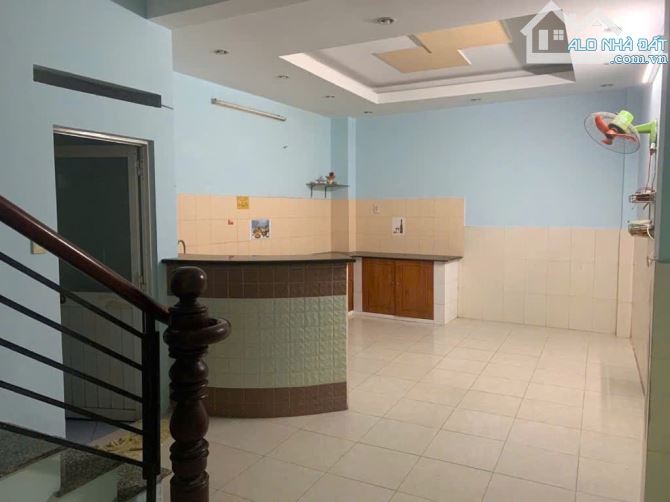 Hẻm XH ra Lê Văn quới, 4 tầng, HC đủ, nhỉnh nhẹ , thiện chí bán - 1