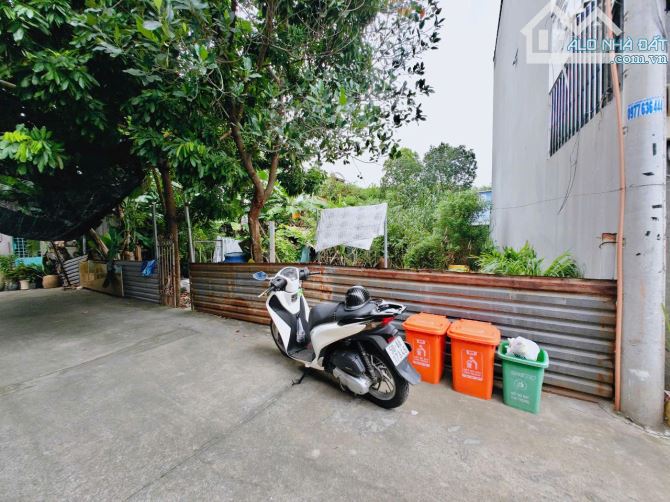 54tr/m2 - Bán nhanh lô đất ngay UBND Trường Thọ - 183m2 ngang 10m - Ô tô đậu cửa - 1