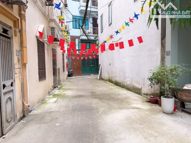 BÁN GẤP LÔ ĐẤT SIÊU HIẾM ĐƯỜNG TRẦN CUNG GẦN KHU NGOẠI GIAO ĐOÀN 150M MT 7M GIÁ BÁN 23 TỶ - 1