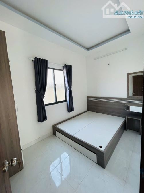 🏡 Bán nhà 3 tầng - Hẻm xe hơi 15m - Huỳnh Tấn Phát - Nhà Bè - 4x10 - Giá hơn 2 tỷ - 1