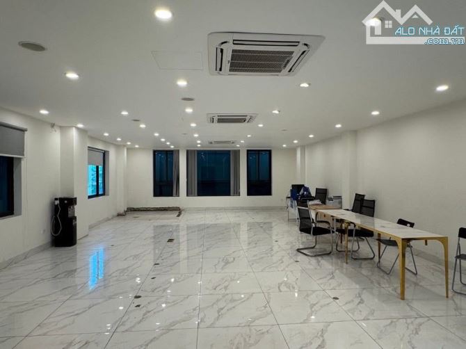 Bán Toà Văn Phòng Quận Cầu Giấy 135m2, 10 tầng thông sàn, mt 8m - Giá chào 90 tỷ - 1