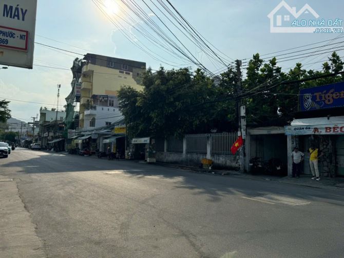 Bán đất đường Đặng Tất ngang 13m xây khách sạn- cách biển 300m - 1