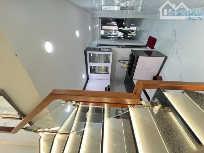 Bán nhà MẶT TIỀN Nhật Tảo Q.10, 5 tầng, full nội thất xịn sò, chỉ 10.x tỷ - 1