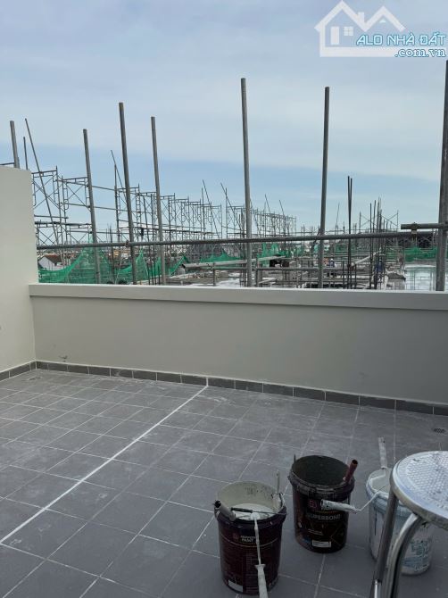 Ngân hàng ân hạn nợ gốc 5 năm, mua nhà phố Dĩ An khu Compoud chỉ cần 1,2 tỷ đã sở hữu - 1