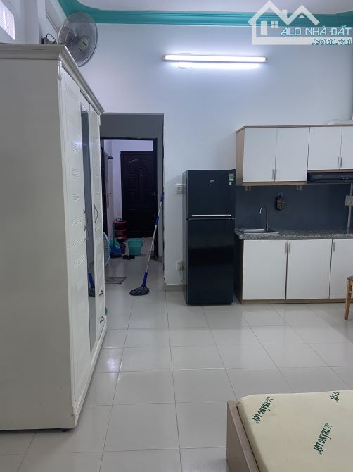 Cho thuê căn hộ dịch vụ Quận 1 gần đại học Y Dược, HTV, VTV, 7tr/tháng, nội thất full 1pn - 1