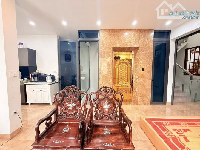 CẦU GIẤY SỔ ĐỎ 100M2 TRÒN, THANG MÁY, MẶT NGÕ THÔNG KINH DOANH, Ô TÔ, GIÁ 29.5 TỶ - 1