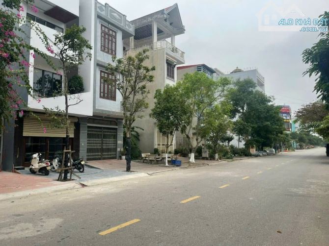 Bán lô đất mặt đường Nguyễn Quyền, Khả Lễ 1, tp BN.  ♦️DT 102 m2 - 1