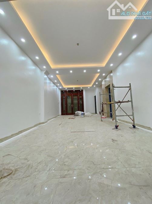 Trần Khát Chân 68m² – 5 Tầng Mới – Thang Máy – 2 Mặt Thoáng –  Giá 13 Tỷ - 1