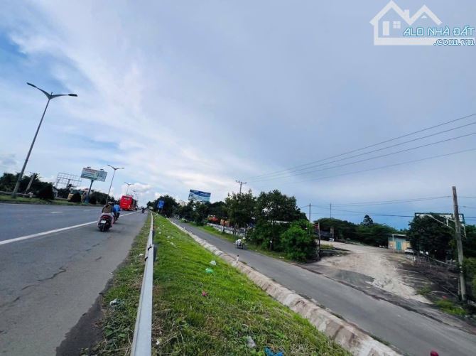 BÁN 5899m2 ĐẤT MẶT TIỀN QUỐC LỘ 1A GẦN KDC HỒNG LOAN , BẾN XE CẦN THƠ - 1