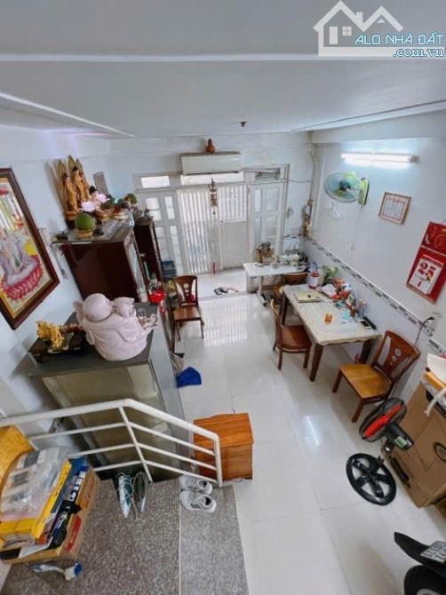 MẶT TIỀN CÁCH 2 CĂN NHÀ NGANG 3.5 DÀI 12 ĐÚC BÊ TÔNG  CÓ 5 TỶ Q4 - 1