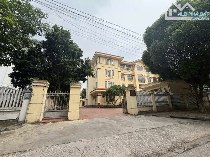 Cần bán nhanh nhà 3.5 tầng phó Lý Thái Tông ngay sau Vincom - 1