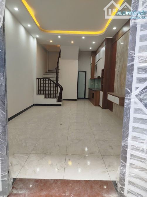 NHÀ 5 T 35M2, NỘI THẤT , PHỐ XỐM, GẦN ĐẠI HỌC ĐẠI NAM - 1