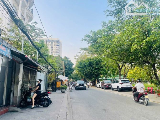 16,5ty, Hàng siêu hiếm Biệt thự view 2 mặt đường nhựa 10m thông, dt 9 x 20m đúc 3,5 tấm , - 1