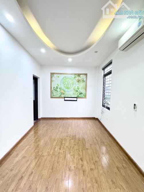 Long Biên - Đàm Quang Trung_NHÀ ĐẸP 52m - 5 Tầng _ NHÀ DÂN TỰ XÂY - 4 NGỦ - NGÕ NÔNG - 1