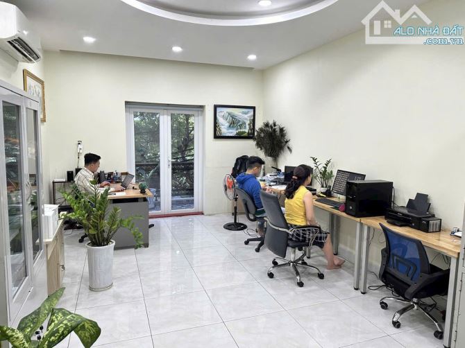Siêu phẩm MT Nguyễn Hồng Đào, khu Bàu Cát kinh doanh sầm uất - 1