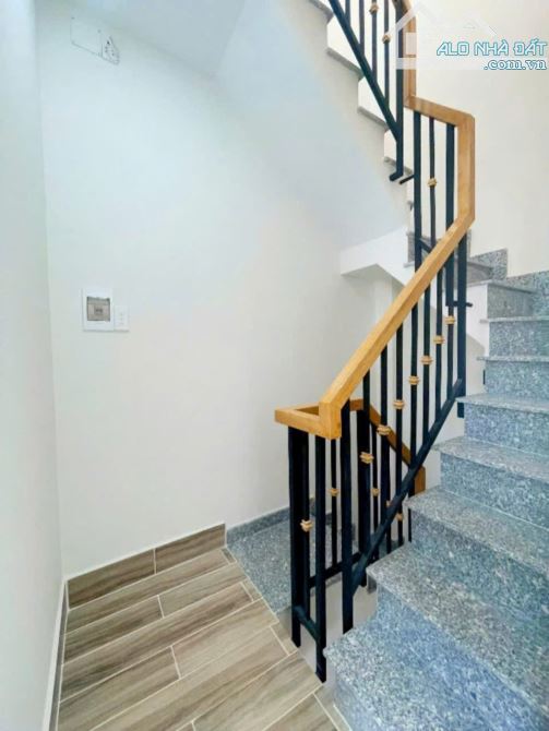CÁCH MẶT TIỀN BẾN VÂN ĐỒN 30M XE HƠI  NGANG 4 DIỆN TÍCH SD 53M2 CÓ 2 TỶ HƠN - 1