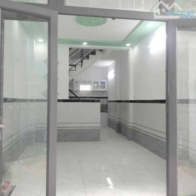 Nhà đẹp SHC 3,5 *10m gần Chợ Đông Thạnh giá 1,29 tỷ - 1