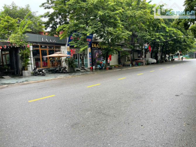 ĐẤU GIÁ PHÚ ĐIỀN - VỈA HÈ - KINH DOANH - Ô TÔ TRÁNH - HÀNG XÓM GIÀU Ú Ụ - NHÔ 4 TỶ - 1