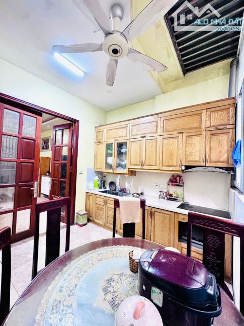 Ô TÔ 7 CHỖ VÀO NHÀ- NGÕ THÔNG TỨ TUNG- PHỐ VIP- NỞ HẬU- FULL NỘI THẤT- Ở SƯỚNG - 1