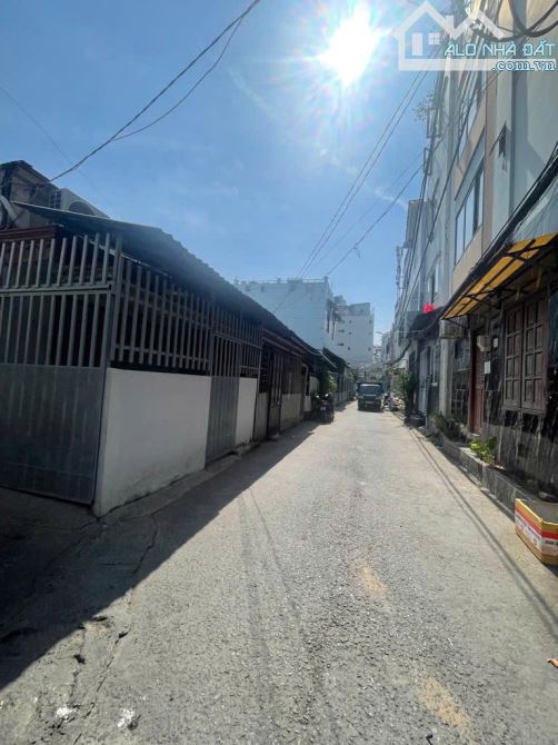 Bán nhà trọ, Huỳnh Tấn Phát, Quận 7. DT 320m2, ngang 8m, dòng tiền khủng. - 1
