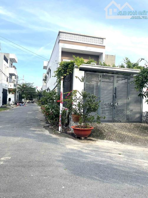 Bán Nhà 2 Tầng 108m2 – Lô Góc Hẻm Xe Tải – Ngay Ngã Tư Bình Phước – Giá Cực Tốt Chỉ 6.5 Tỷ - 1