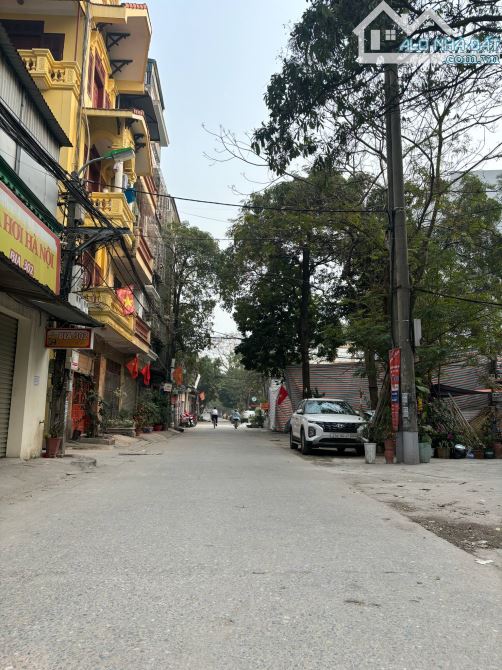 Bán Nhà Tân Mai , Ô Tô Tránh , Vỉa Hè Rộng , Kinh Doanh , Thang Máy , 60M2 , 15 Tỷ