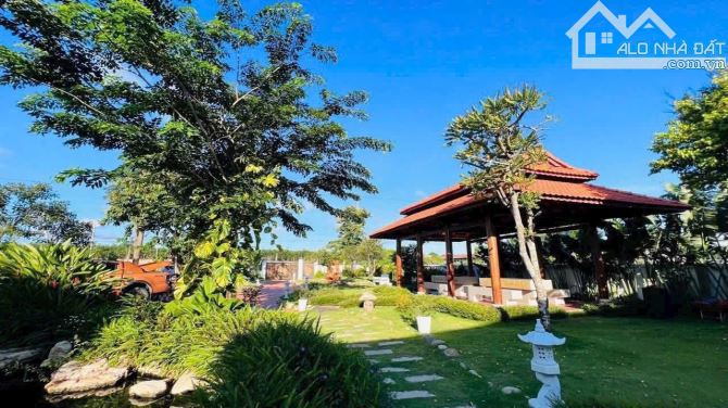 Nhà vườn đẹp hơn 2000m2 gần biển Hồ Tràm - 1