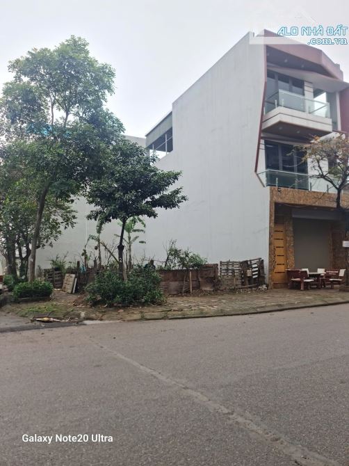 🏠 BÁN NHÀ 3 TẦNG MẶT ĐƯỜNG NGỌC HỒI –🌟 VỈA HÈ DT 100 m GIÁ 14tỷ