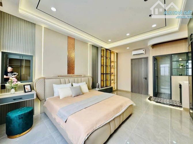 🏠 Phạm Văn Chiêu,Phường 13 Gò Vấp💎 Hẻm 1 trục 7m 💎4.2m x 21m. 5 Lầu Thang Máy💵15,8 Tỷ - 18