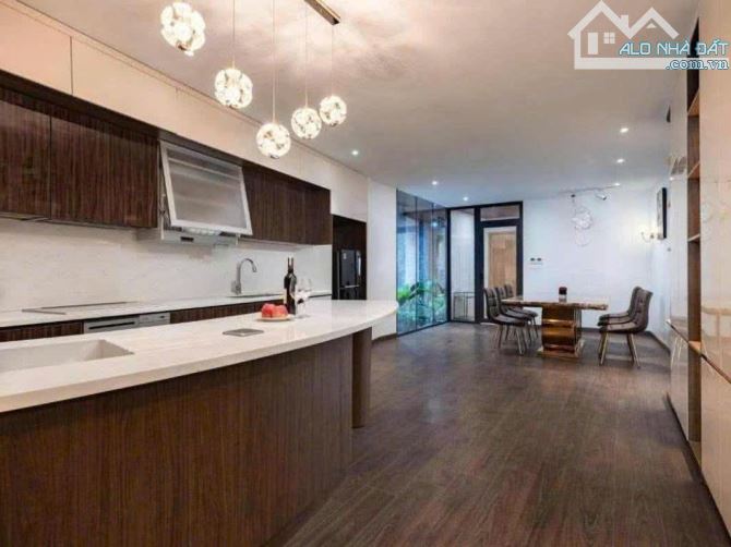 BÁN BIỆT THƯ KĐT THÀNH PHỐ GIAO LƯU, 2 MẶT THOÁNG,  VỈA HÈ RỘNG, Ô TÔ TRÁNH, SỔ VUÔNG VẮN - 2