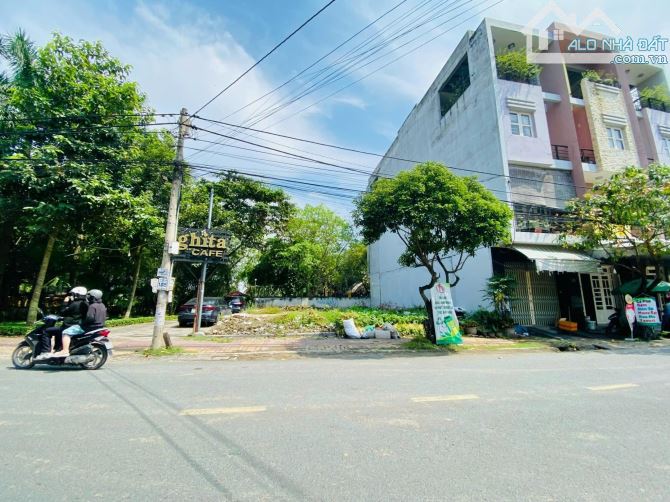 Giá 25 tỷ. Bán 3 lô đất góc 2 mặt tiền siêu hiếm đường D12 khu D2D Võ Thị Sáu. 12x18m.216m - 2