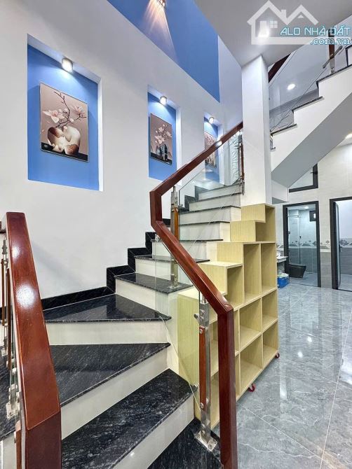 🚀 Nhà 60m2 mới sửa sang đẹp mê ly. Chủ cần bán gấp 925tr Trung Chánh, Hóc Môn. Sổ Riêng - 2