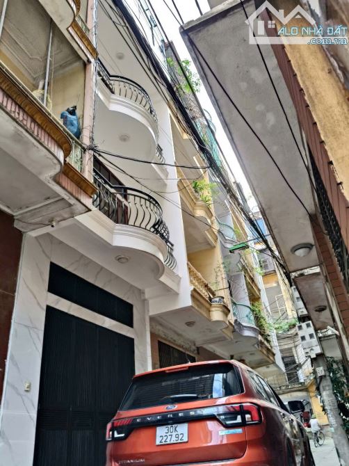 BÁN NHÀ MỚI ĐẸP TRUNG TÂM CẦU GIẤY 35M - 5 TẦNG - MT: 5M - Ô TÔ ĐỖ CỬA - GIÁ NHỈNH 8 TỶ - 2