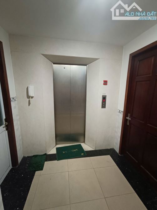 Nhà hẻm 6m khu sân bay Trường Sơn, 120m2, 7x17m, 5 tầng, thang máy, 24 tỷ - 2